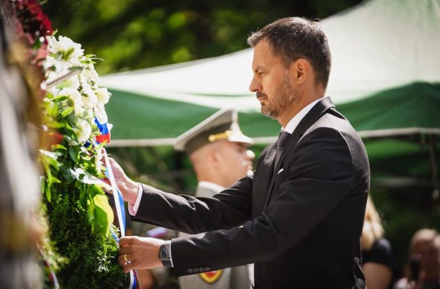 Musíme sa zomknúť okolo hodnôt humanizmu a kresťanstva, vyhlásil Heger počas návštevy obce Kalište