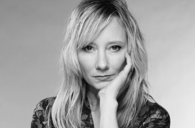 Herečka Anne Heche zomrela, odpojili ju od prístrojov