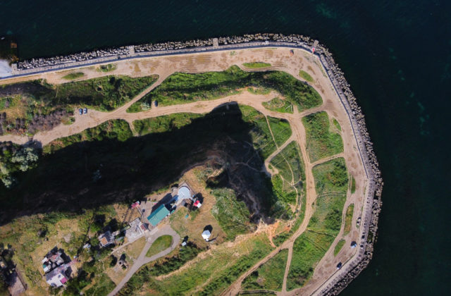 Pri explózii počas kúpania sa v mori zomreli na Ukrajine traja muži