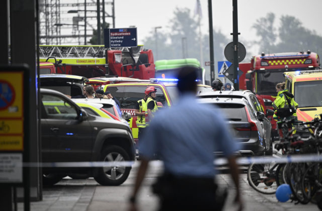 V nákupnom centre vo švédskom meste Malmö sa strieľalo, podozrivým je 15-ročný chlapec