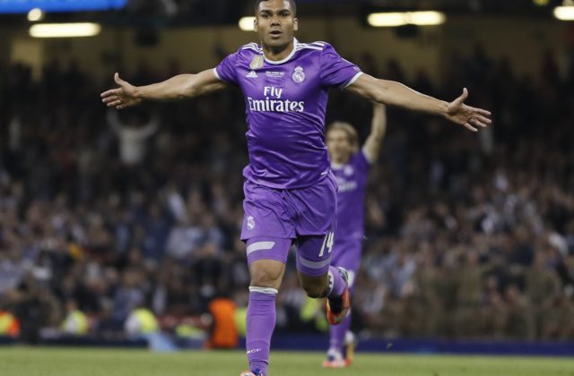 Casemiro prestupuje z Realu Madrid do Manchestru United. Ancelotti sa ho nesnažil presvedčiť