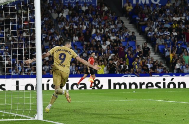 Lewandowski na narodeniny zariadil prvý triumf FC Barcelona v sezóne, „žltá ponorka“ zdolala Atlético Madrid (video)