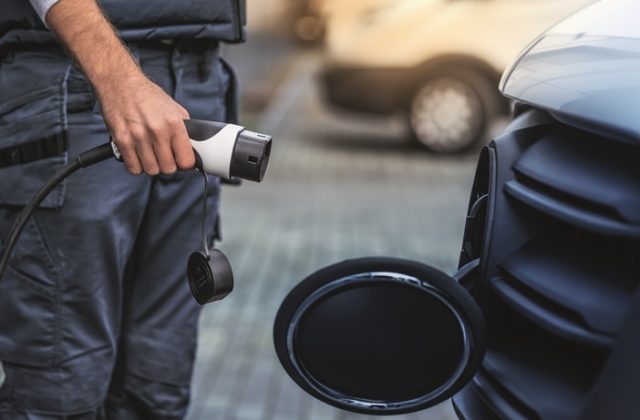 DKV Mobility rozširuje európsku sieť o nabíjačky spoločnosti EnerMia