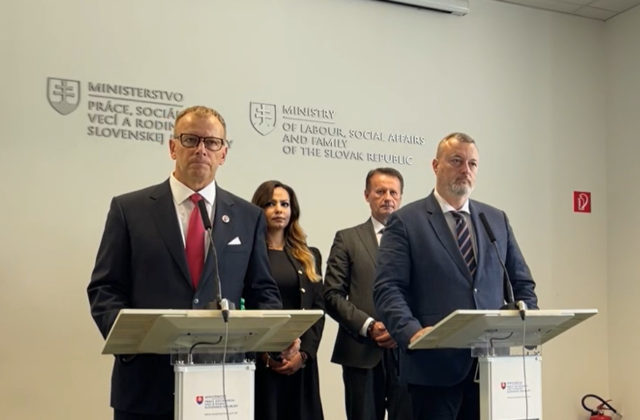 Krajniak predstavil balík inflačnej pomoci pre dôchodcov, v hre sú tri alternatívy (video)