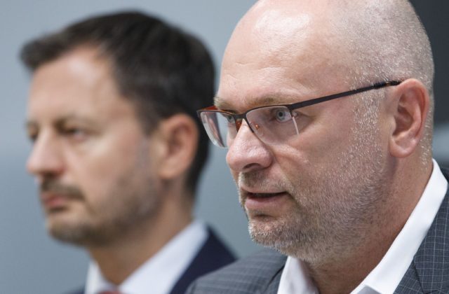 Vyváža Slovensko súčiastky pre ruskú vojenskú techniku? Heger sa spýta Sulíka a odpovedala aj Finančná správa (video)