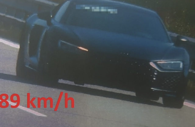 „Rýchlo a zbesilo“ pod Spišským hradom, vodič športového Audi uháňal po D1 rýchlosťou takmer 300 km/h