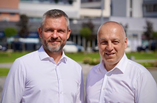 Primátor Považskej Bystrice Karol Janas sa opäť uchádza o svoju funkciu, podporiť ho prišiel Pellegrini