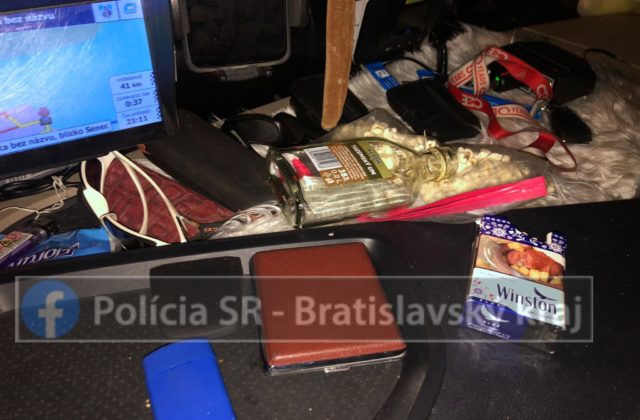 Opitý kamionista ohrozoval premávku na diaľnici. Policajtov chcel odbiť zo slovami: Dobre chalani, čaute, zabudnime na to, idem domov