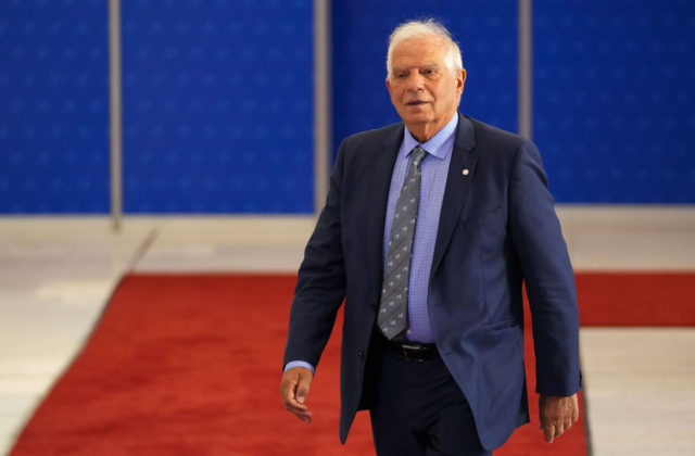 Zásoby zbraní a munície v EÚ sa zmenšujú, Borell vyzval členské štáty na spoločný postup