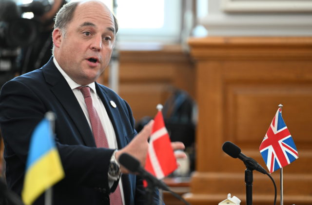 Ukrajinských vojakov budú v Británii cvičiť, až kým to bude potrebné