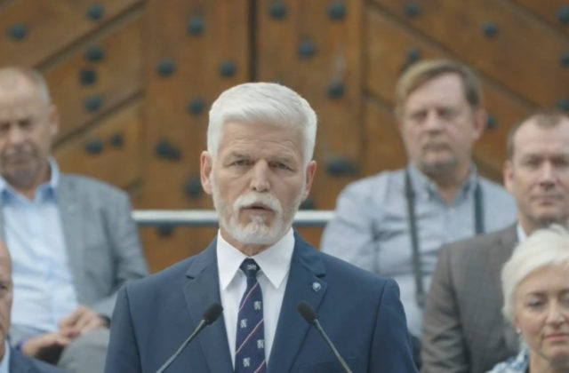 Generál Petr Pavel bude kandidovať na prezidenta, Česku chce vrátiť pokoj a poriadok (video)