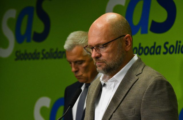 Sulíkovci už majú jasno, či v parlamente zahlasujú za odvolanie Matoviča