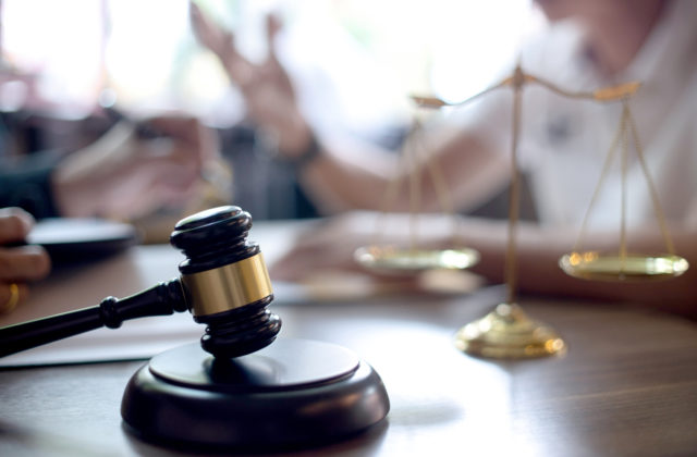 Pre súdnu mapu hrozí kolaps justičného systému, sudcovia čelia neistote a kompetentní nekonajú