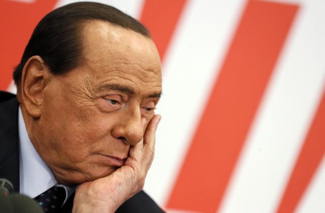 Berlusconi chce spolu s Merkelovou sprostredkovať ukončenie vojny na Ukrajine, Putin sa mu zdá byť odolný