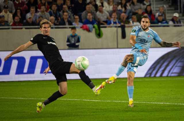 Slovan začal účinkovanie v skupinovej fáze Európskej konferenčnej ligy domácou bezgólovou remízou s Vilniusom (foto)