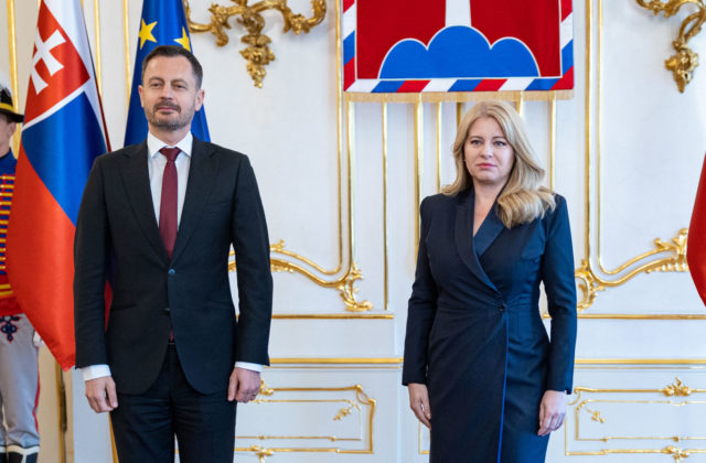 Heger odovzdal prezidentke Čaputovej tri mená nových ministrov, o jednu pozíciu má záujem on sám