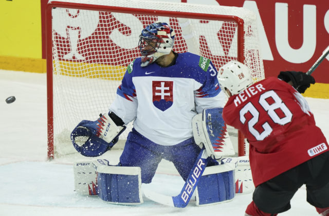 Hudáček sa vracia do KHL, Bakoš bude útočiť v drese švajčiarskeho tímu