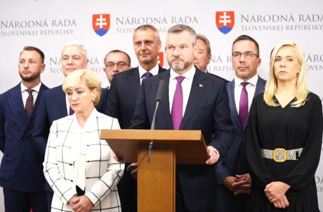 Hlas-SD zahlasuje za odvolanie Matoviča len vtedy, ak sa SaS nevráti do vlády. Stále majú len jeden cieľ (video)