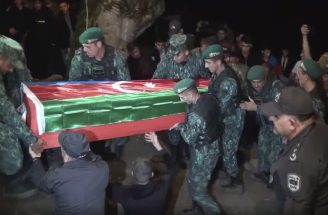 Arménsko a Azerbajdžan sa po ťažkých bojoch dohodli na prímerí, konflikt si vyžiadal viac ako 150 mŕtvych vojakov