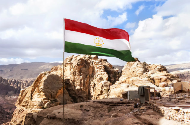 Tadžikistan a Kirgizsko sa dohodli na prímerí, strety v pohraničí si vyžiadali desiatky zranených