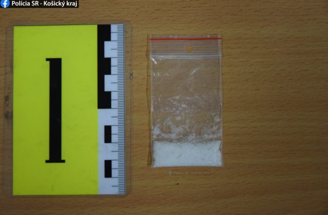 Polícia stopla drogový biznis s pervitínom na Zemplíne, obvinenému mužovi hrozí až 10 rokov
