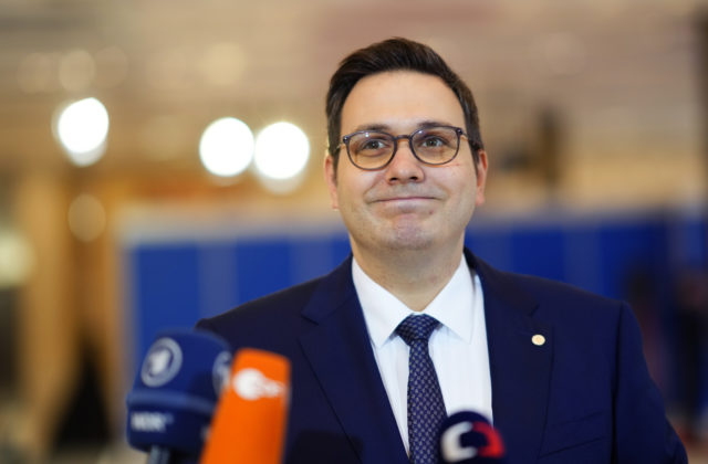 Český minister zahraničia vyzýva na zriadenie medzinárodného tribunálu, po správe z Ukrajiny o ďalších masových hroboch