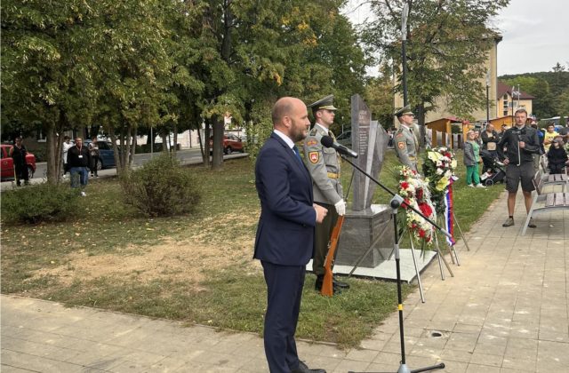 Minister Naď odhalil v Poltári mohylu československého letca Ladislava Žiláka