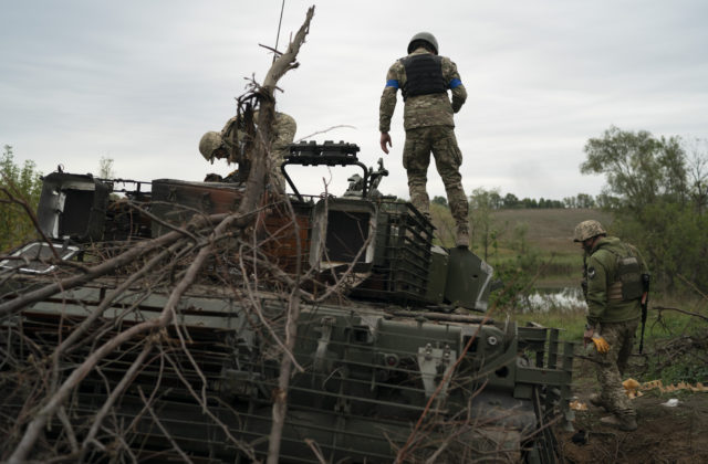 Rusko intenzívnejšie útočí na civilné miesta, nemá to však bezprostredný vojenský dosah