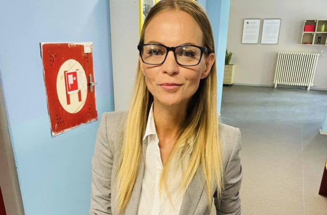 Do súboja s Vallom o kreslo bratislavského primátora ide sedem mužov a herečka Minichová