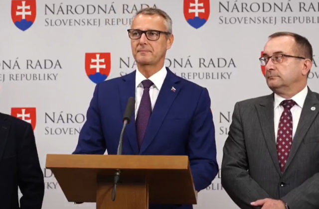 Hlas obvinil Remišovú z klientelizmu. Dala miliónovú zákazku firme, ktorej konateľ podnikal s veriteľmi strany Za ľudí (video)