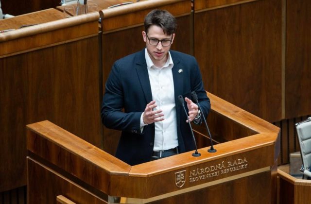 Stančík nahradil Klusa a novým štátnym tajomníkom je aj Švec