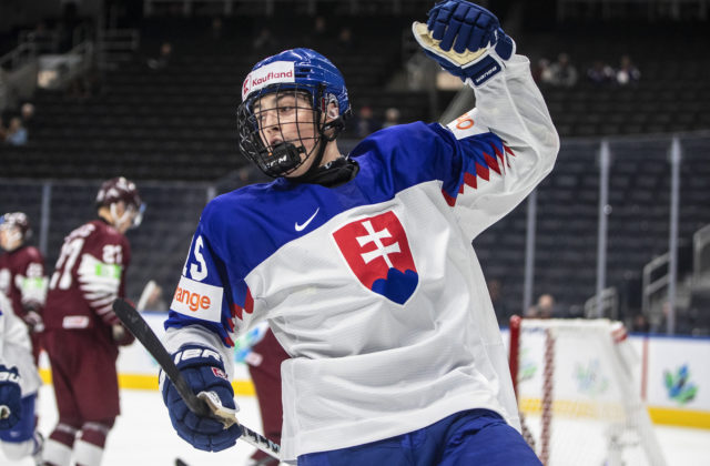Dvaja Slováci by mali byť podľa experta v prvom kole draftu nováčikov v NHL, Dvorský dokáže vynikajúco oklamať súpera