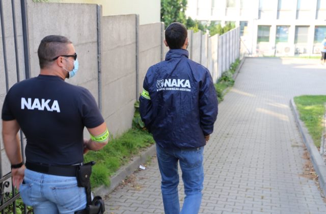 NAKA v Bratislave prehľadáva viacero domov, zásah súvisí s verejnými obstarávaniami na ministerstvách