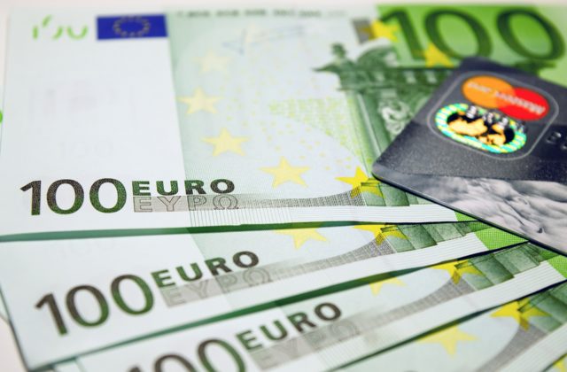 Španielski boháči budú platiť dočasné dane, tie zas pôjdu na pomoc iným