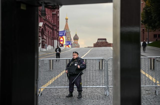 Rusi chcú mierové rokovania s Ukrajinou, podľa prieskumu ich je 44 percent