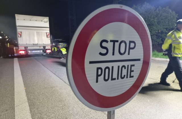 Česká polícia iba za deň zadržala takmer 350 nelegálnych migrantov, premiér Fiala volá po európskom riešení