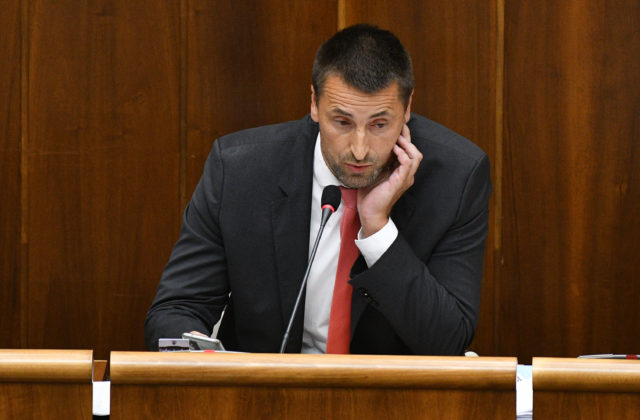 O budúcoročnom rozpočte sa nebude hlasovať v zrýchlenom konaní, podľa Viskupiča SaS takýto bianco šek pre Matoviča nikdy nepodporí