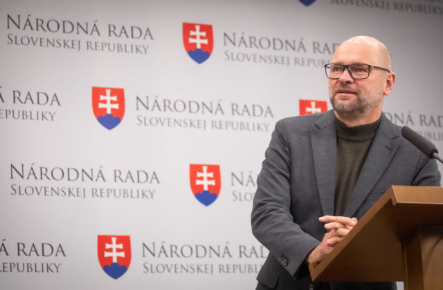 SaS je pripravená rokovať o predčasných voľbách. Vládne tu OĽaNO, Sme rodina a fašisti, vyhlásil Sulík (video)