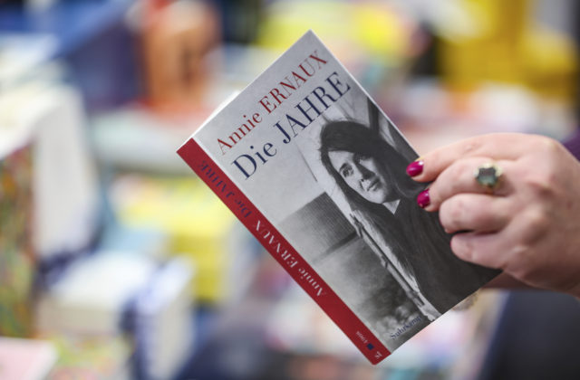 Nobelova cena za literatúru ide francúzskej spisovateľke Annie Ernaux. Dosiahla niečo obdivuhodné a trvalé (video)