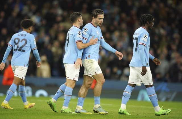 Manchester City dostal mastnú pokutu, dôvodom je vniknutie priaznivcov na hraciu plochu po zisku titulu