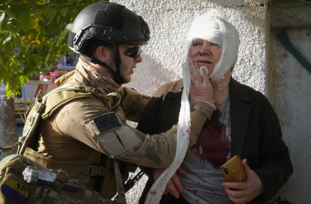 Ruské útoky na Kyjev a ďalšie ukrajinské mestá by sa podľa OSN mohli považovať za vojnové zločiny (foto)