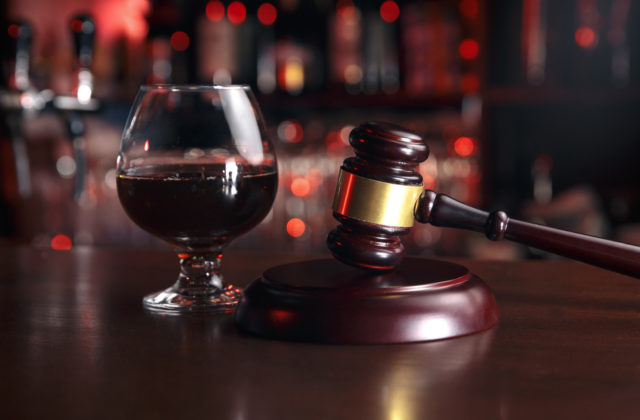 Alkohol v krvi na pracovisku má dohru, košická sudkyňa prišla o funkciu