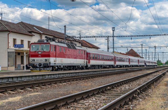 Cestujúci sa z Bratislavy do Banskej Bystrice dostanú opäť bez prestupu. Výluka Šurany – Levice končí už o pár dní