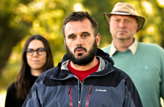 Naša spoločnosť je homofóbna a nerieši sa to, skôr posilňuje. Veľký podiel na tom majú podľa Wiezika politici