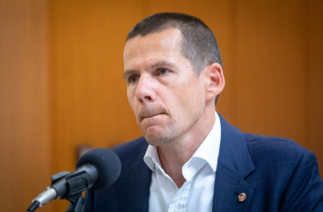 Zadržaný extrémista „Slovakbro“ sa priznal, pripravuje sa dohoda o vine a treste