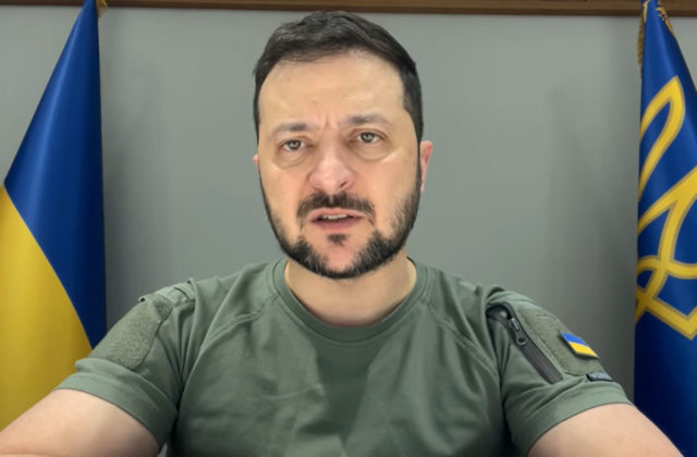 Zelenskyj varoval, že Rusko plánuje dlhotrvajúci útok iránskymi dronmi Šáhid (video)