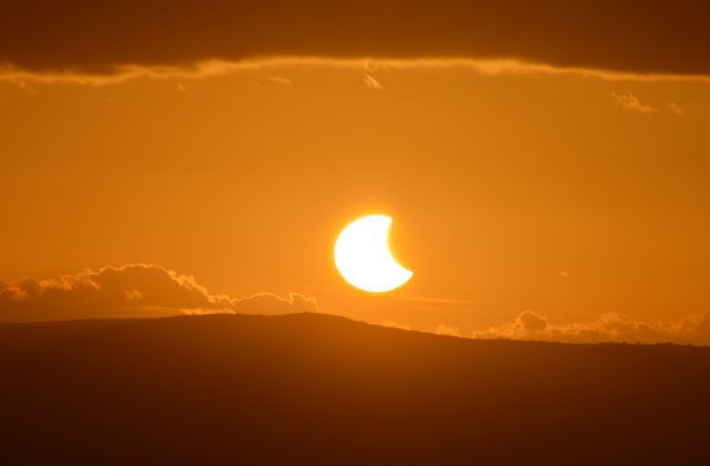Pohľad na „odhryznuté Slnko“ bude krásny, čiastočné zatmenie uvidíme zo Slovenska v celom priebehu