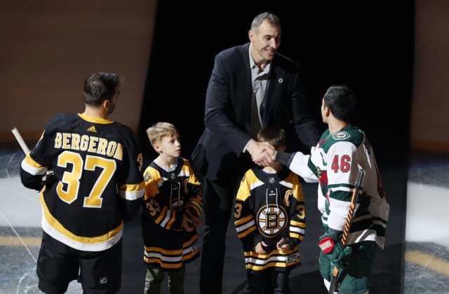 Zranení Slafkovský a Černák nehrali, Mešár opäť zažiaril a v Bostone sa rozlúčili s Chárom (video)