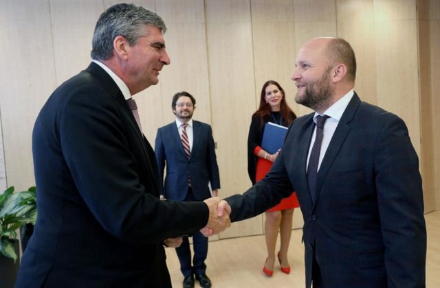 Naď sa stretol s novým slovinským veľvyslancom, hovorili o možnostiach spolupráce aj vojenských cvičeniach (foto)