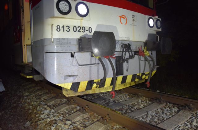 Muž neprežil zrážku s vlakom na trati medzi Tomášovcami a Lučencom (foto)